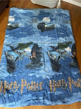 Warner Bros. Harry Potter Blue Quilted Throw with Flying Car Motif